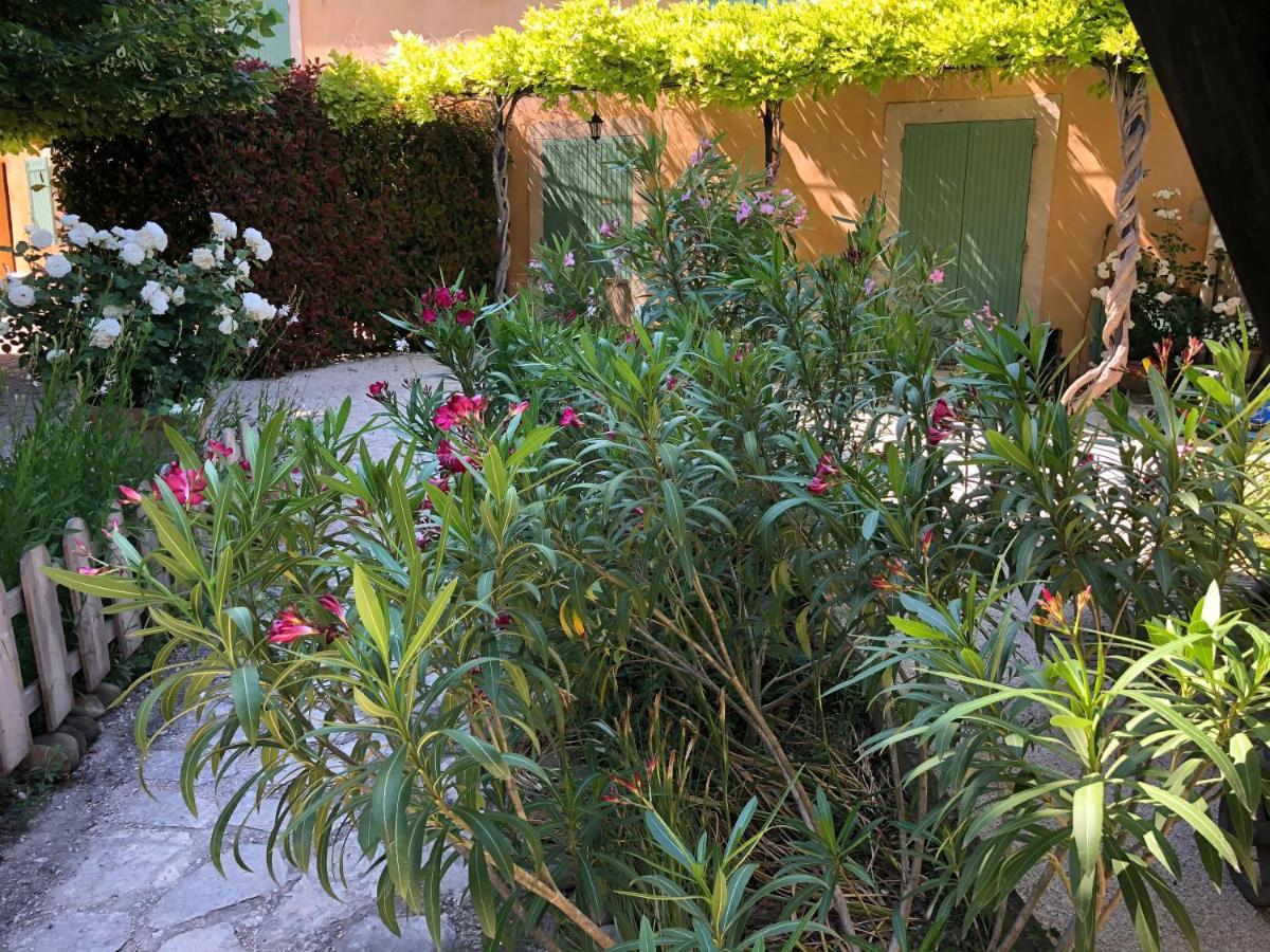 Saint-Saturnin-lès-Avignon Le Mas De Trevouse מראה חיצוני תמונה