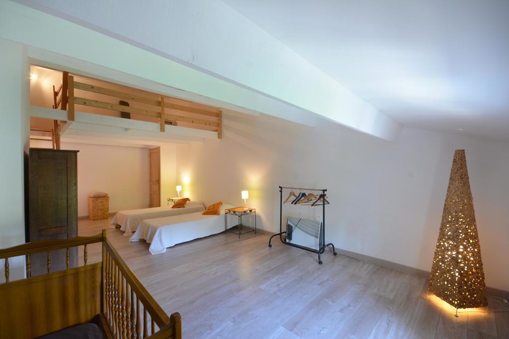 Saint-Saturnin-lès-Avignon Le Mas De Trevouse מראה חיצוני תמונה