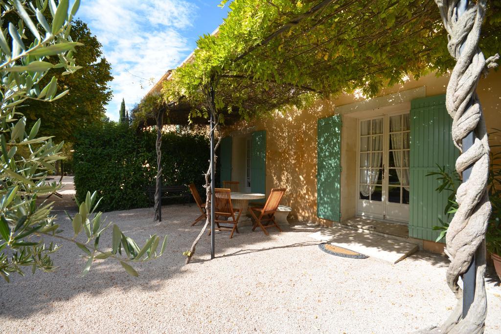 Saint-Saturnin-lès-Avignon Le Mas De Trevouse מראה חיצוני תמונה